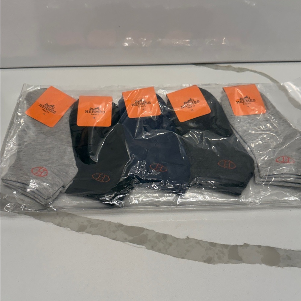 ✅ PRICE IS FIRM ✅ Fashion Assorted Color Socks Set of 5